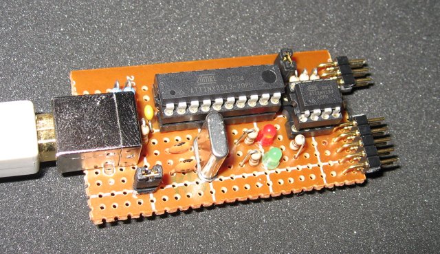 The completed USBtinyISP circuit