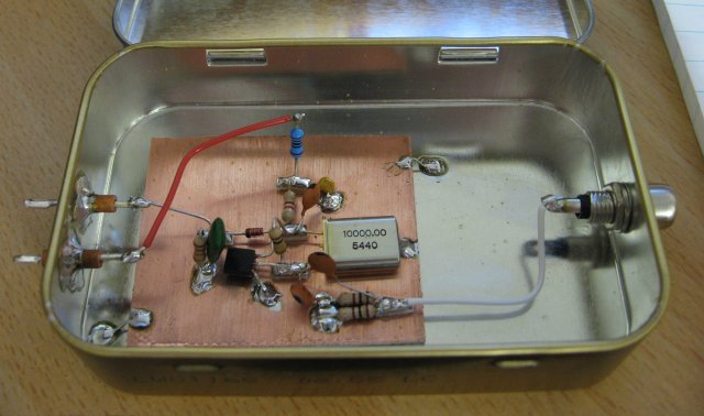 The shielded 10 MHz experimental super-regenerative xtal receiver.